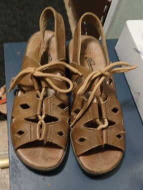 Women’s Lace-Up Slingback Sandals in Tan